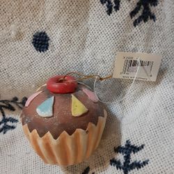 Cupcake Ornament 