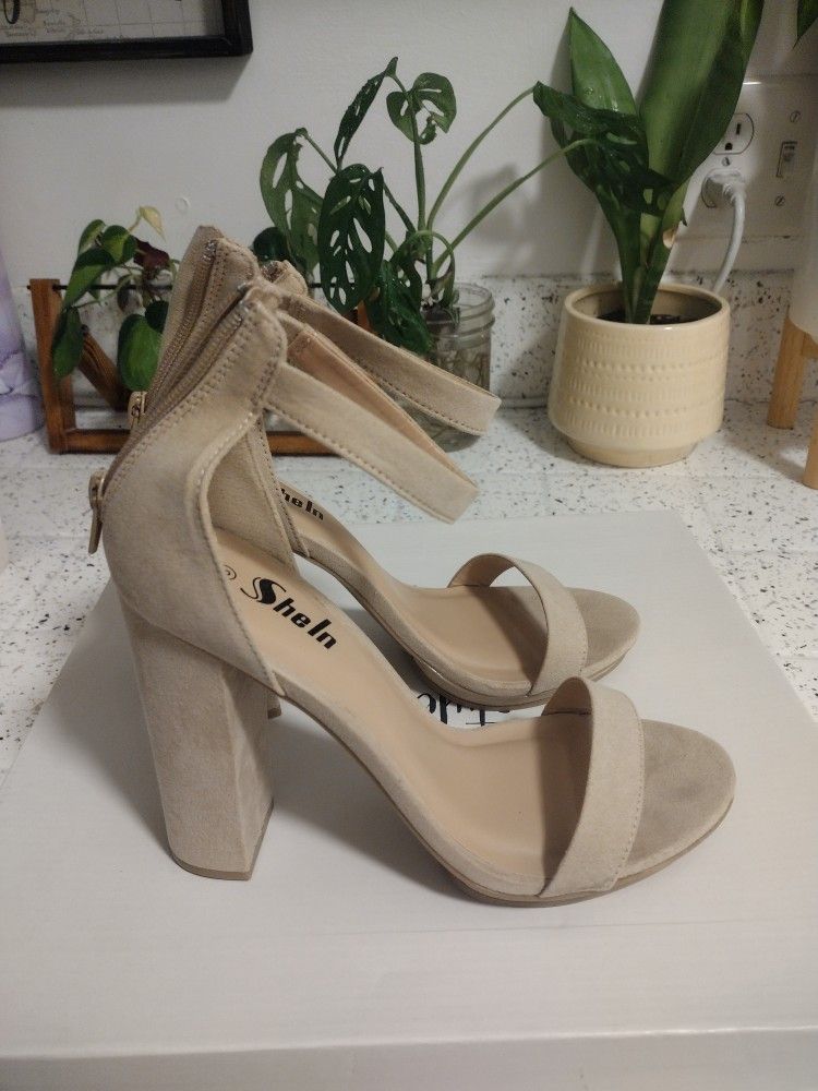 BRAND NEW Cute Heels! 