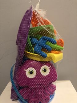 $6 Sand toys it’s brand new and Pick up Gahanna