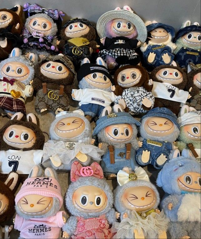 Pop Mart plush toy blind box! Labubu keychain