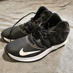 Size 11 Black Nike Shoes