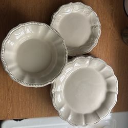 FREE Dinner Plates and Bowls