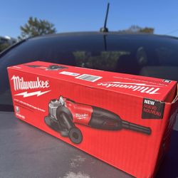 Milwaukee Grinder 41/2 New