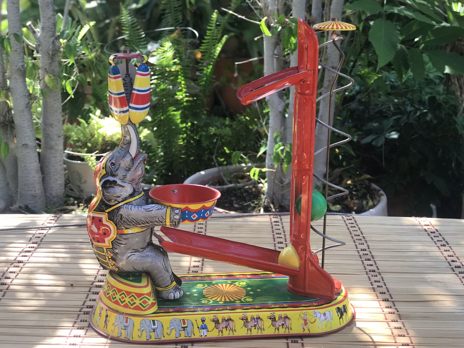 Collectible 1940's Joseph Wagner Germany US Zone Tin Circus Elephant Wind-up Toy