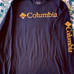 Columbia Men’s Shirt / Size between M - L