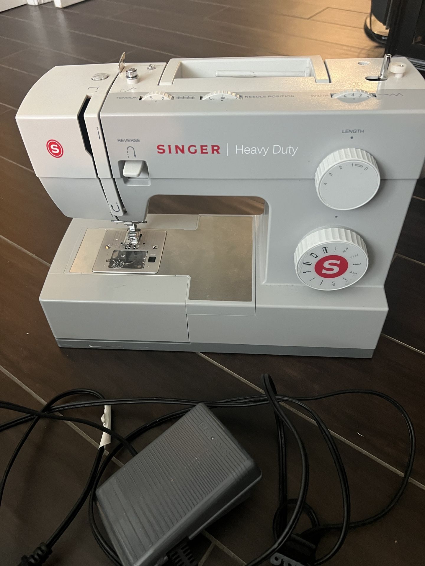 SINGER® Heavy Duty 4411 Sewing Machine