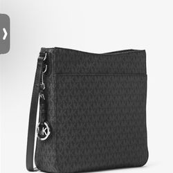 ** Brand New ** Michael Kors Messenger Bag