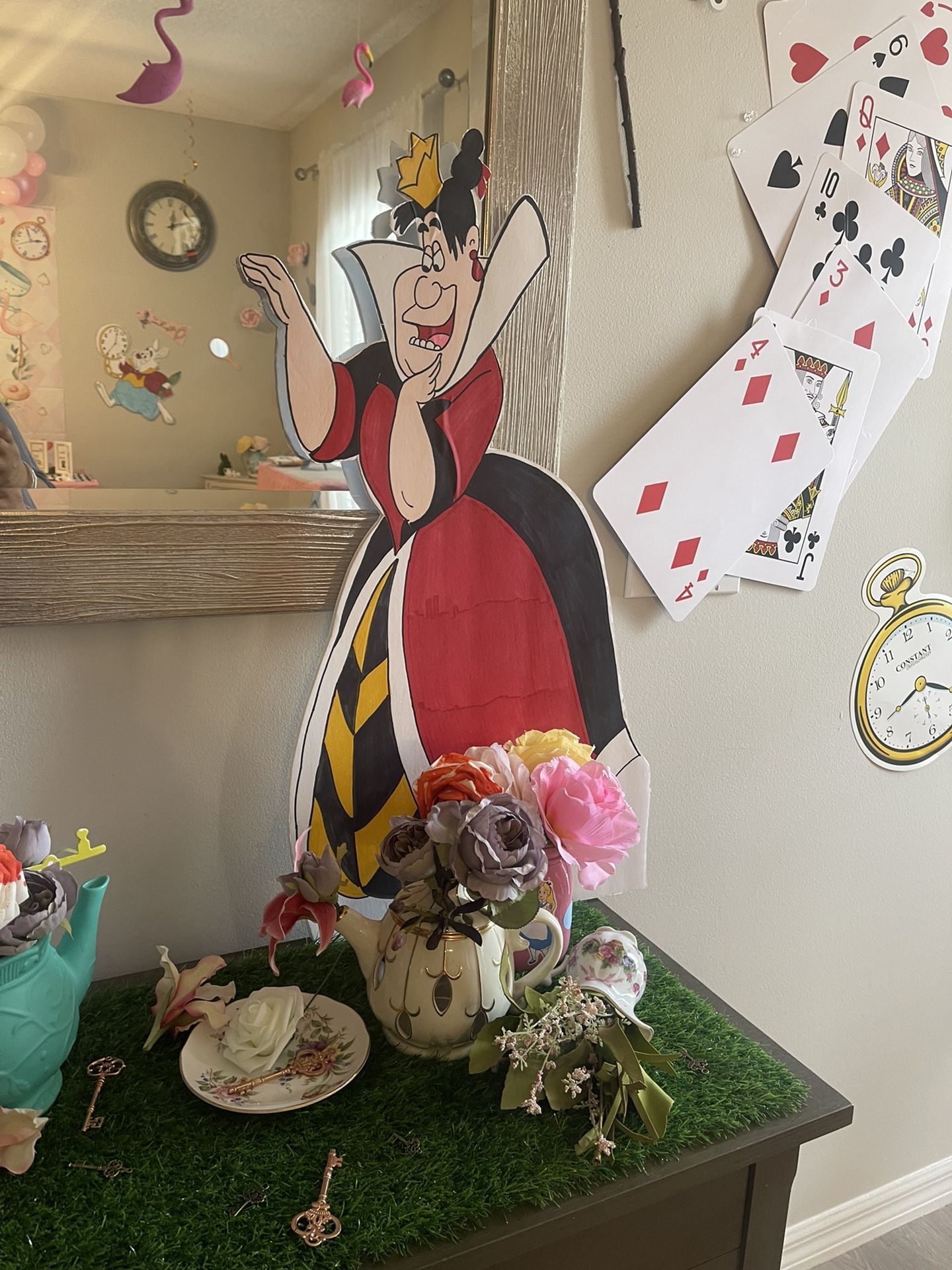 Alice In Wonderland Decorations ***OBO*** for Sale in Sebring, FL - OfferUp