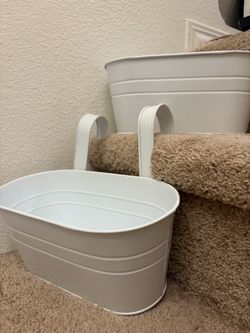 2Pcs Metal Hanging Flower Pots for Railing Fence 10.6 Inch Hanging Rail Planters for Outdoor Window Balcony Plants Holder with Hooks for Garden Yard 