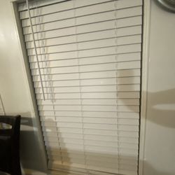 2 X Blinds Color White 27.5WX48 L