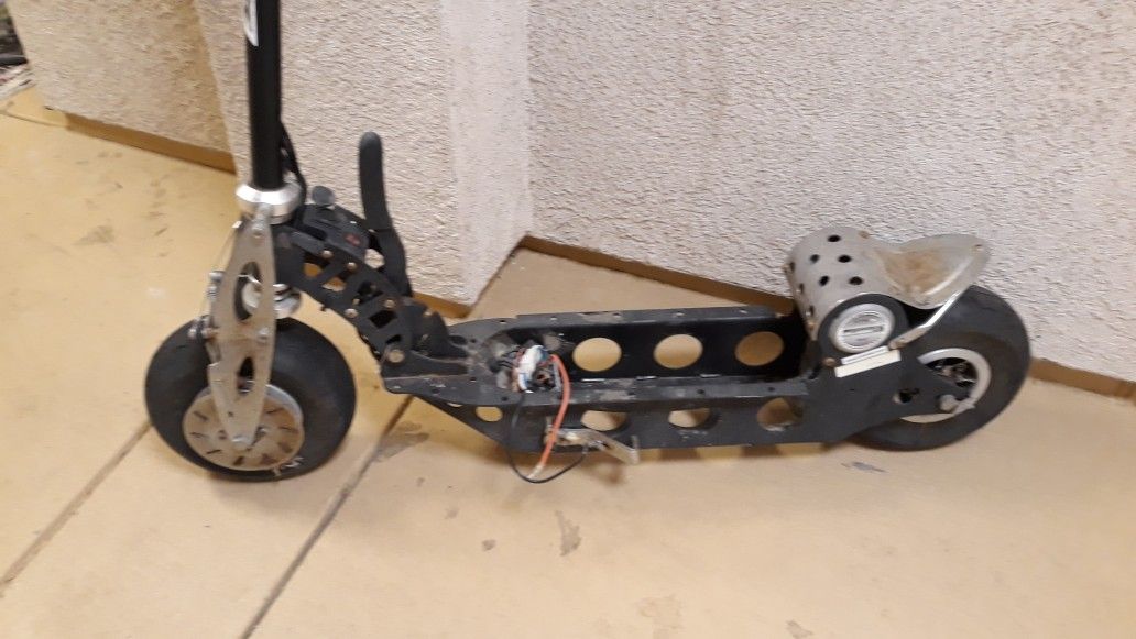 Bladez xtrs 450watt electric scooter for Sale in Temecula, CA OfferUp