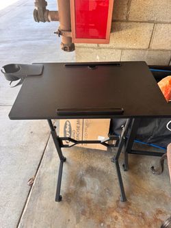 Standing desk adjustable