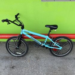 Mongoose Craze Boy’s Single Speed BMX Bike with 20” Tires TPW011328