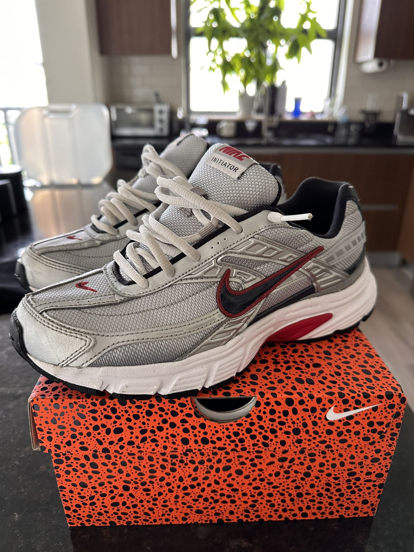 Nike Initiator