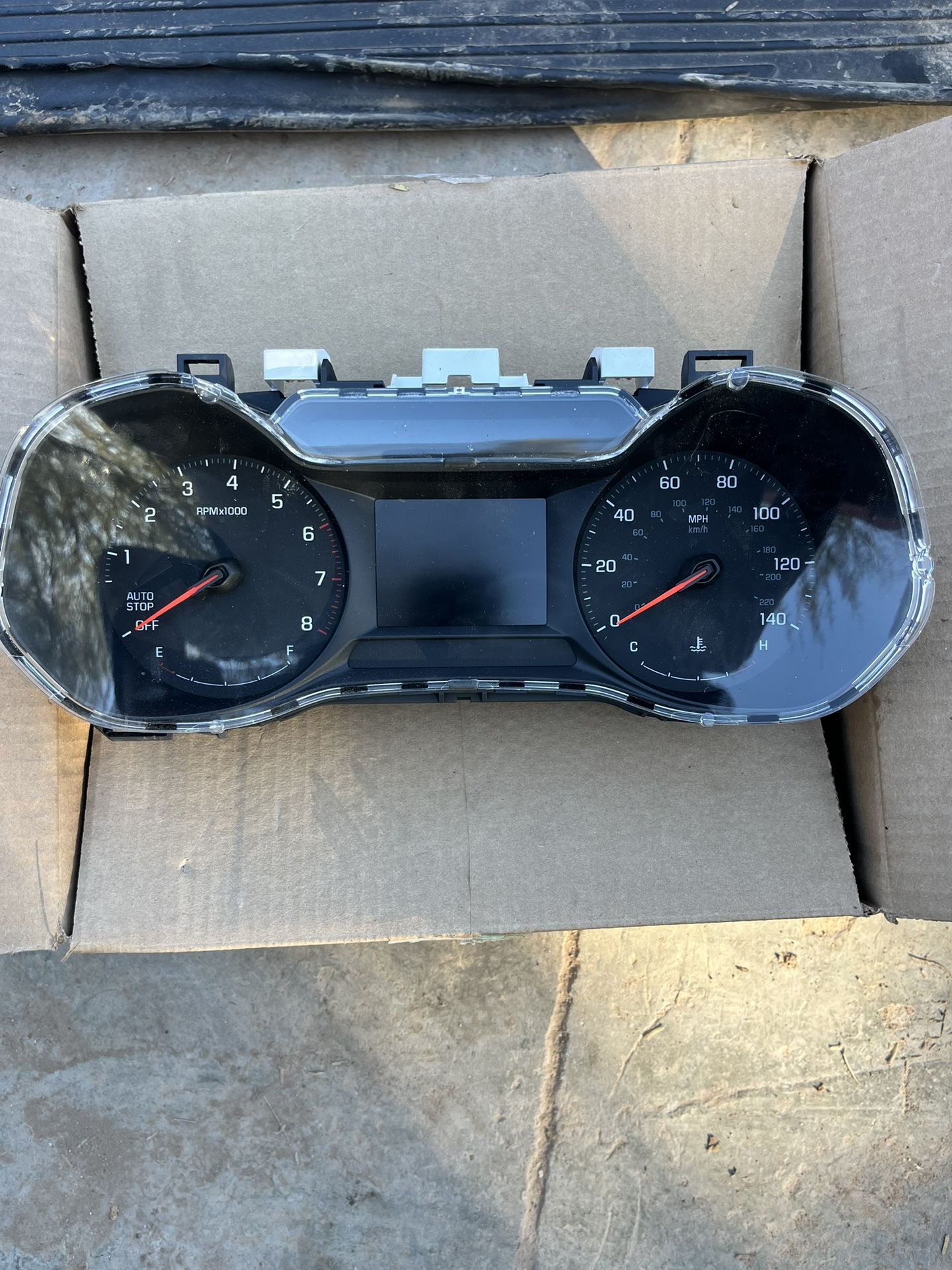 2024-2025 Chevrolet Trax Speedometer cluster