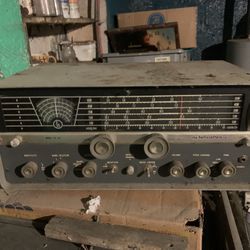 VINTAGE HALLICRAFTER