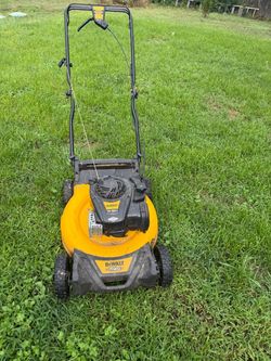 Dewalt self-propelled lawnmower