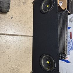 2 Kicker Comp C 10 Subs Ported Box 2 Amps