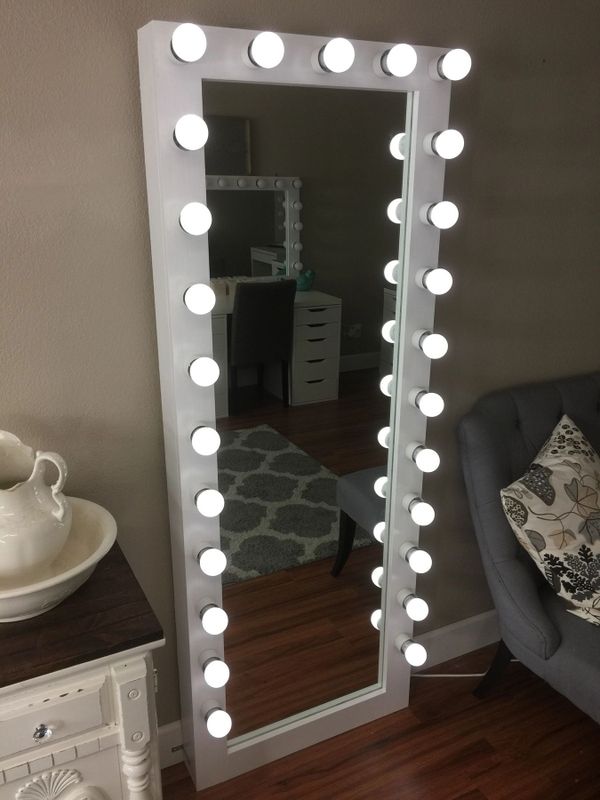 Full body vanity mirror for Sale in Visalia, CA OfferUp