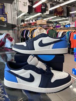 Air Jordan 1 Low Obsidian UNC