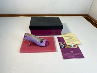 Raine Just the Right Shoe Bow Me 25332