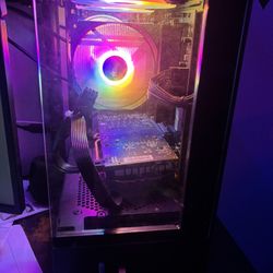 Medium End Gaming Pc And Monitor 