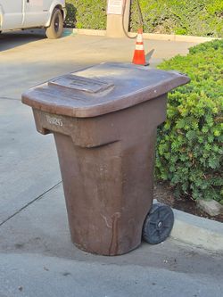 Rare 2nd Gen Roto Trash Can