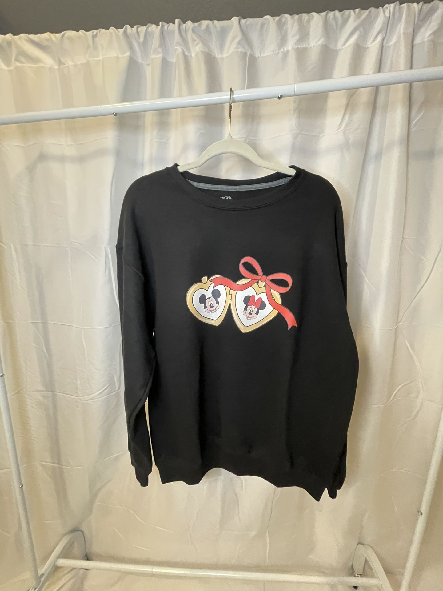 NEW! Minnie And Mickey Heart Locket