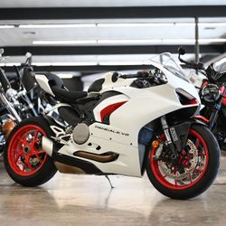 2023 DUCATI PANIGALE V2