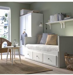 Cama blanca con cajones tamaño individual con extensión a cama doble