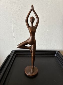 Woman statue small