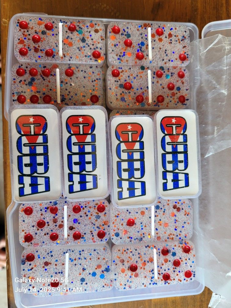 Epoxy Resin Domino Set CUBA