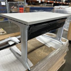 Computer desk table that folds!  Size 30 x 48”. Height is 29”, very high quality