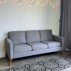 🚚 Great condition gray couch - free Delivery