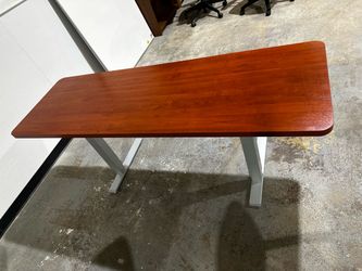 OFFICE/HOME TABLE COMPUTER ADJUSTABLE TABLE