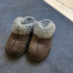 Ugg Slippers Size 8