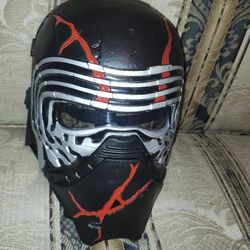 STAR WARS: The Rise of Skywalker Supreme Leader Kylo Ren Force Rage Electronic Mask for Kids Role-Play Only $10!!!