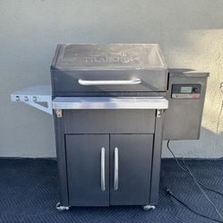 Bbq/ Silverton 620 Pellet Grill/ grill/ Traeger/ Smoker/ Traeger Grill/ Backyard/ cooking