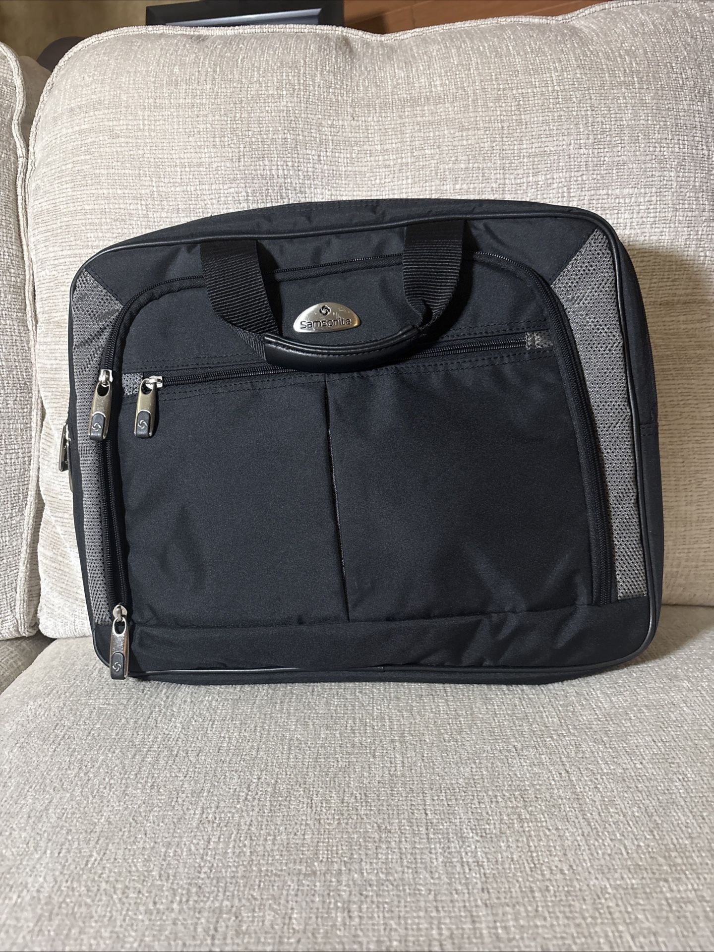 Samsonite Nylon Traveling Computer Bag