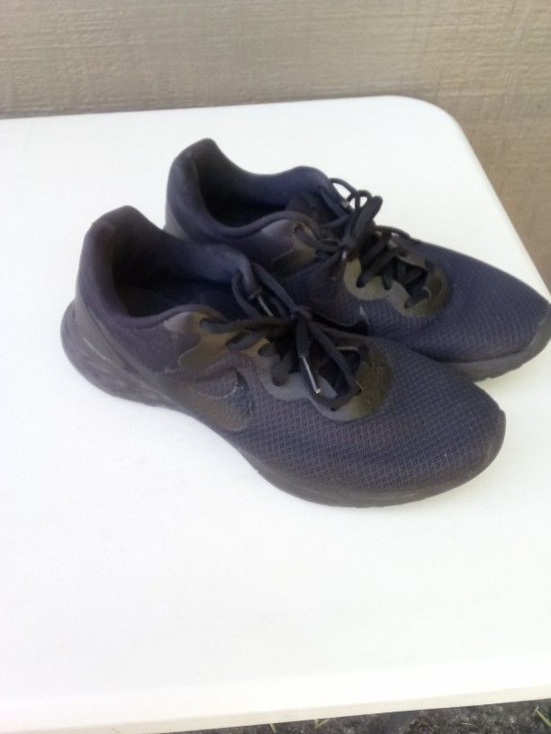 Nike Shoes Size 9? In Mens