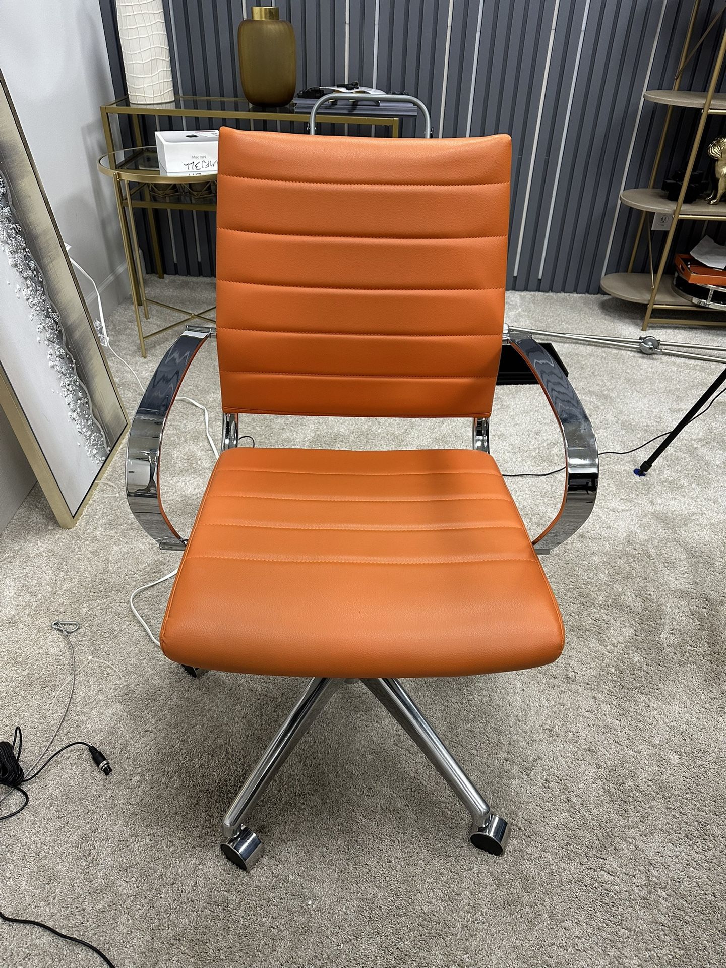 Office chairs (7 Total)