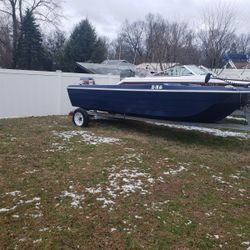 1960s Vintage Trihull Boat 