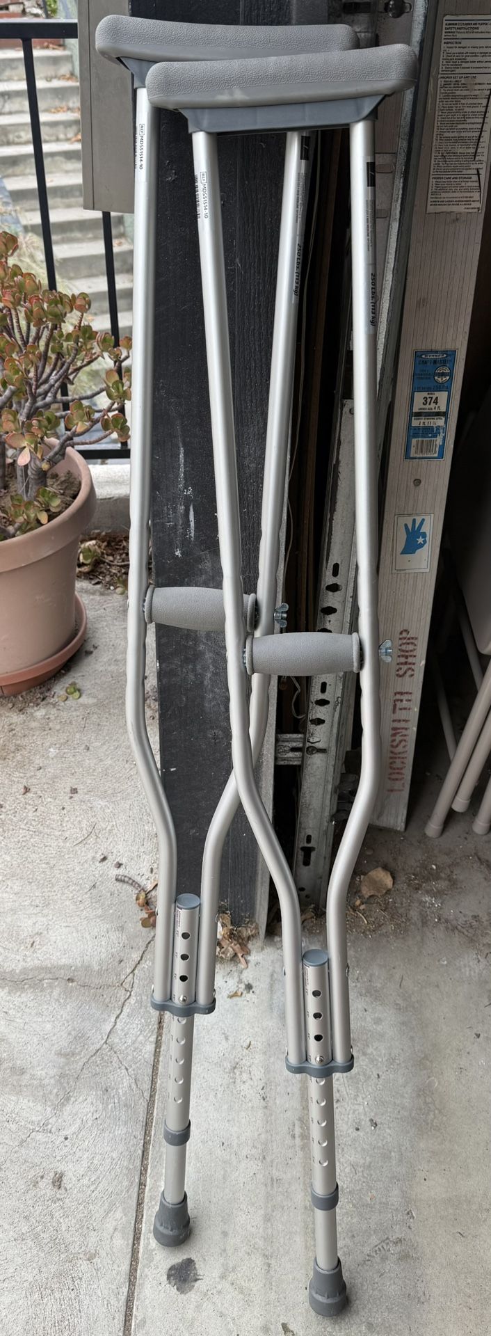 Adult Crutches
