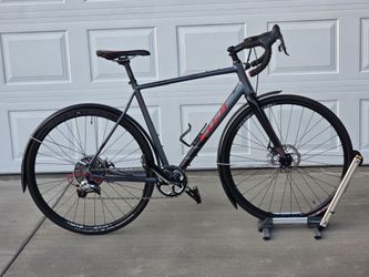 56CM Fuji Jari Gravel Bike