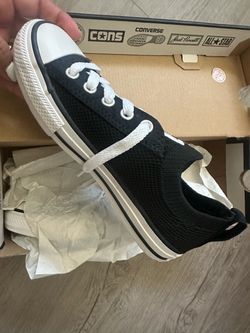 New Kids Black knit slip-on Converse Size 1