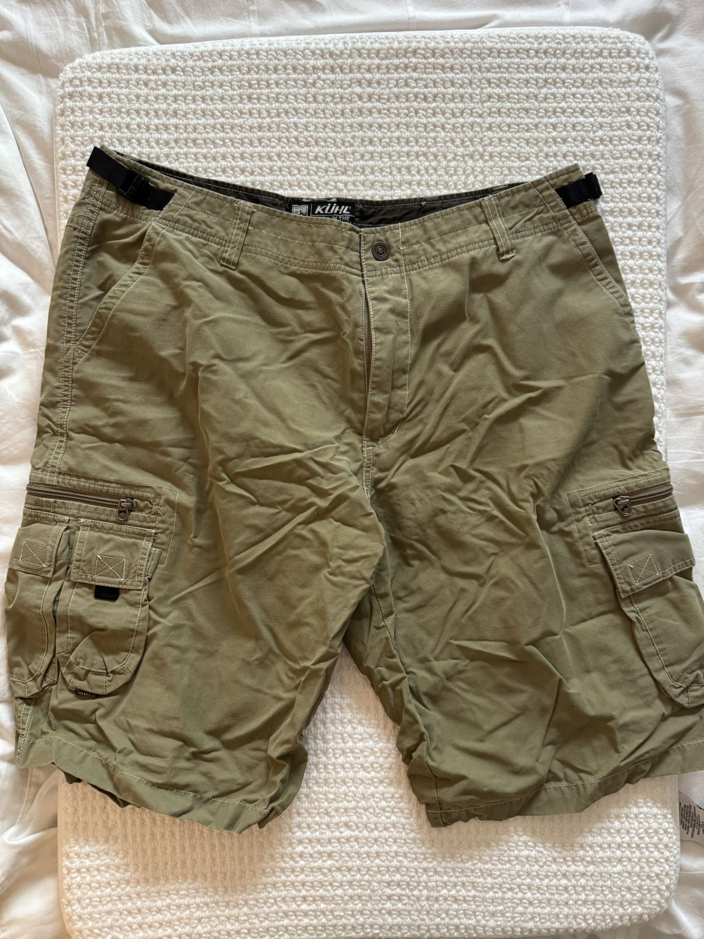 KÜHL XL CARGO SHORTS In GREEN