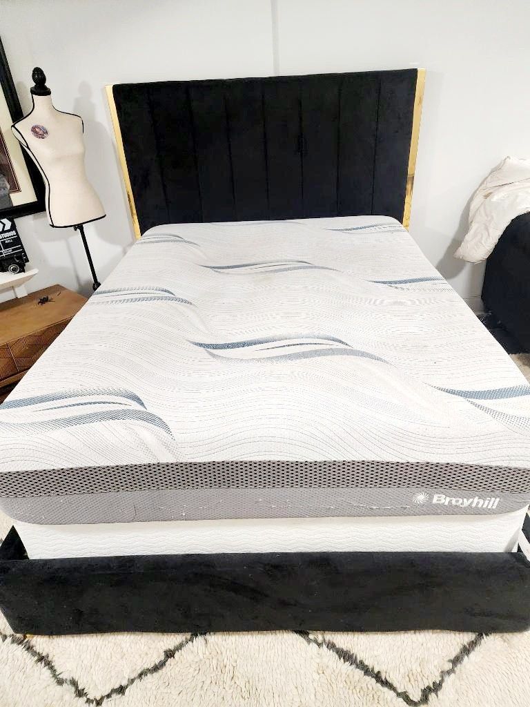 Queen Bed Memory Foam
MATTRESS ONLY
