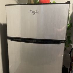 Whirlpool Mini Fridge 
