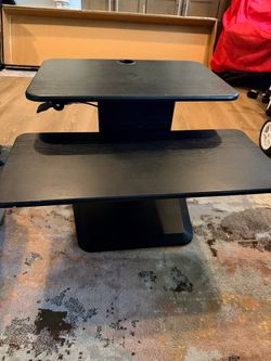 Floating desk. Great condition. Oceanside pick up