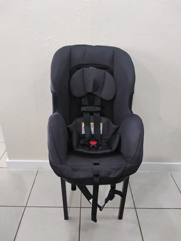 Evento Car  Seat 22-65 Lbs Fabrique en 2021-04-06.expire 2027-04-05.New